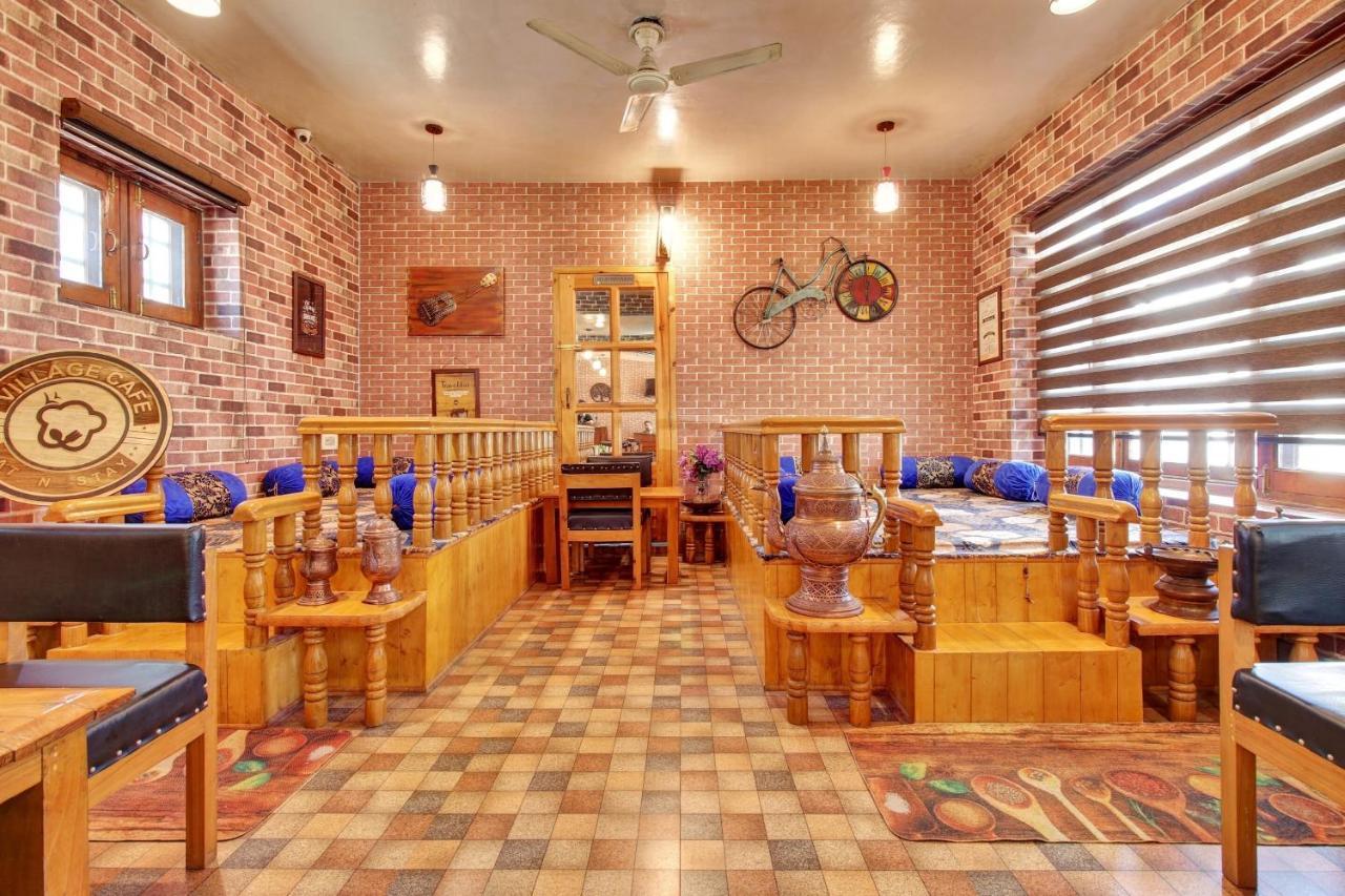 Super Oyo Capital O 91600 The Village Classic Hotel And Restaurant Srinagar  Exterior photo